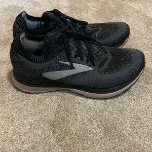 Womens Brook running shoes